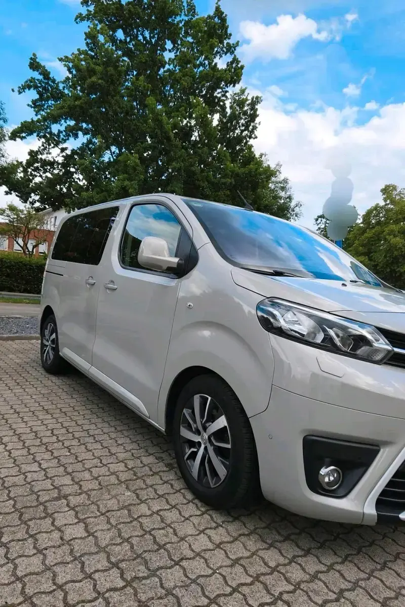 Gebraucht Toyota Proace 177 PS (130 kW) 2017 Grau Van / Kleinbus
