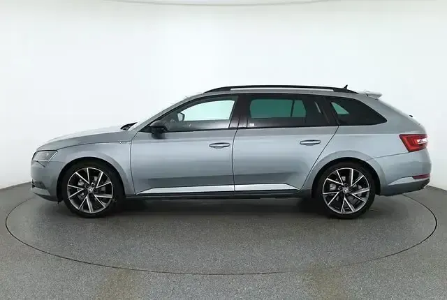 Gebraucht Skoda Superb SportLine 150 PS (110 kW) 2017 Grau Kombi