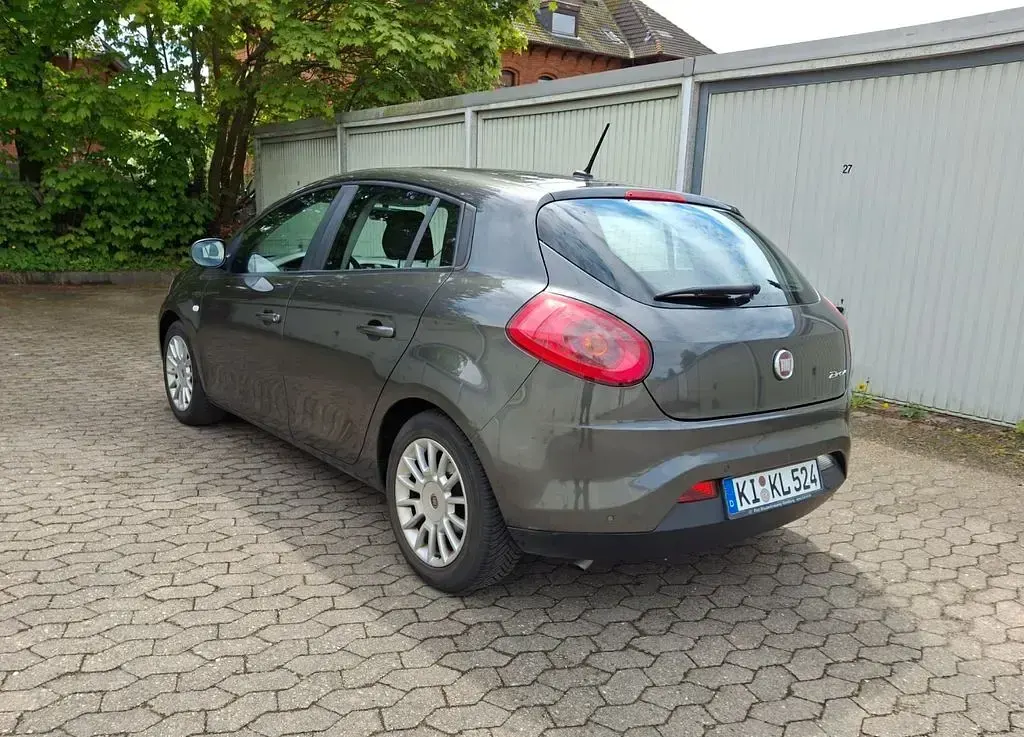 Gebraucht Fiat Bravo Dynamic 120 PS (88 kW) 2010 Grau Kleinwagen