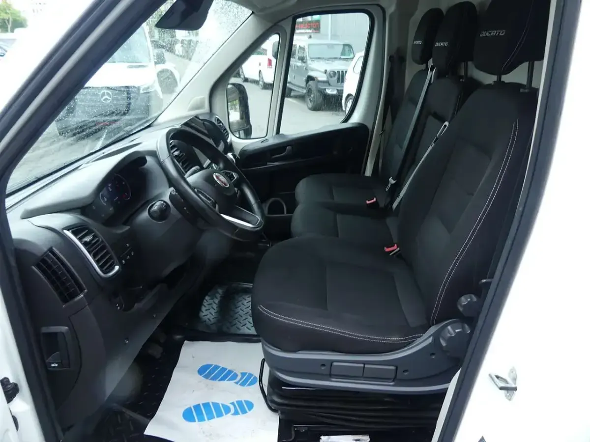 Gebraucht Fiat Ducato 140 PS (102 kW) 2023 Colore esterno Van