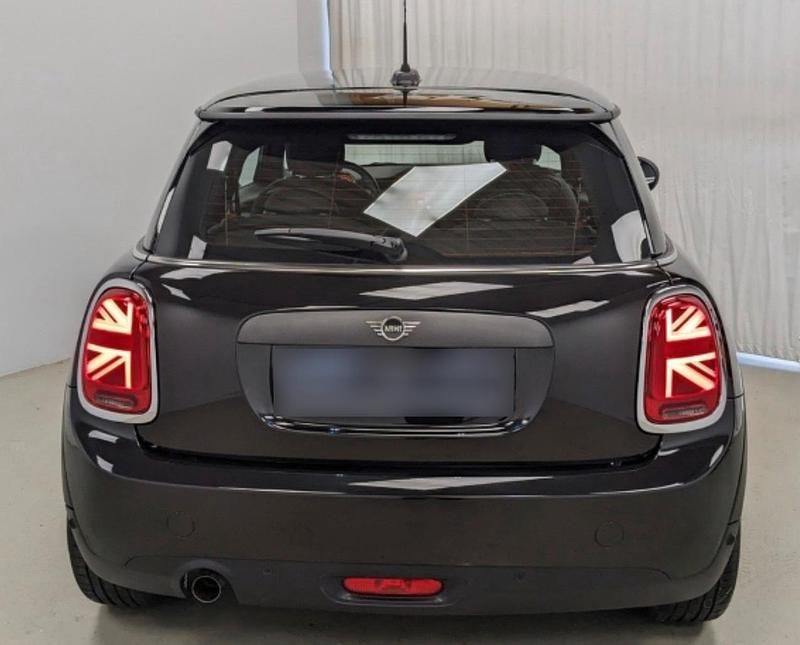 Second-hand Mini ONE 102 CP (75 kW) 2018 Negru Hatchback