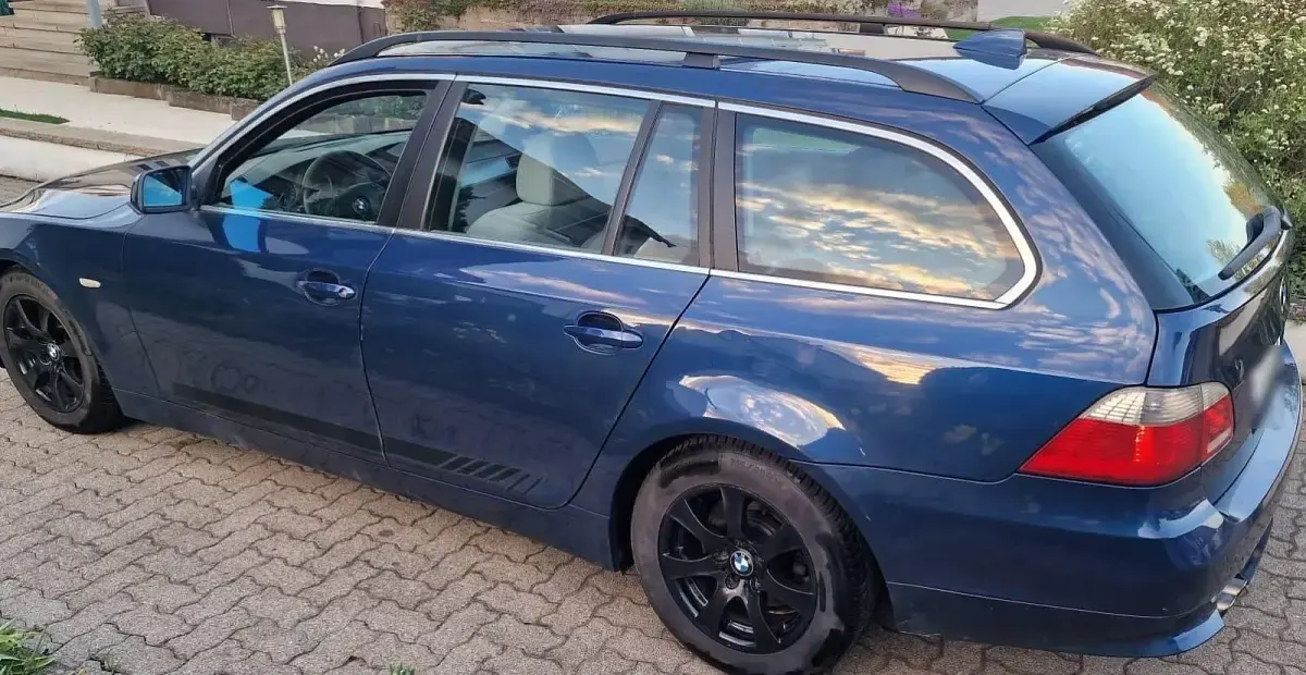 Gebraucht BMW 525 220 PS (161 kW) 2006 Blau Kombi