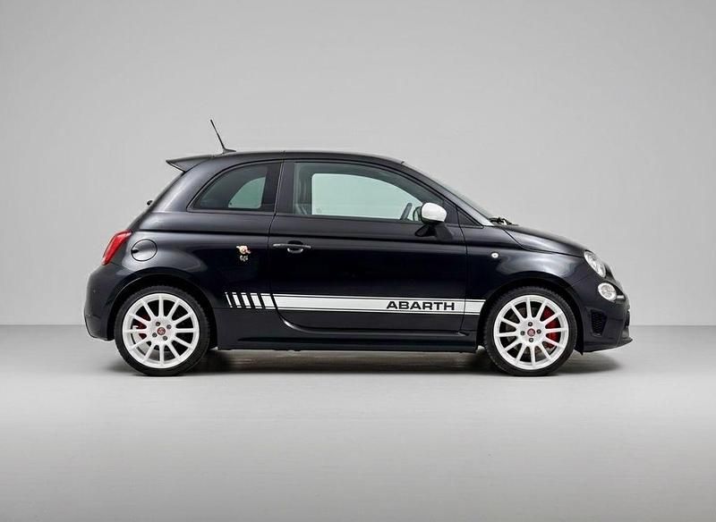 Gebraucht Abarth 695 Esseesse 179 PS (131 kW) 2021 Schwarz Kleinwagen
