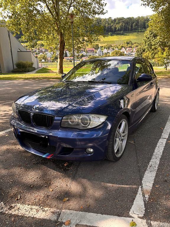 Blau Gebraucht 2008 BMW 118 M Sport Kleinwagen | 5.690 € - Bild 1/4