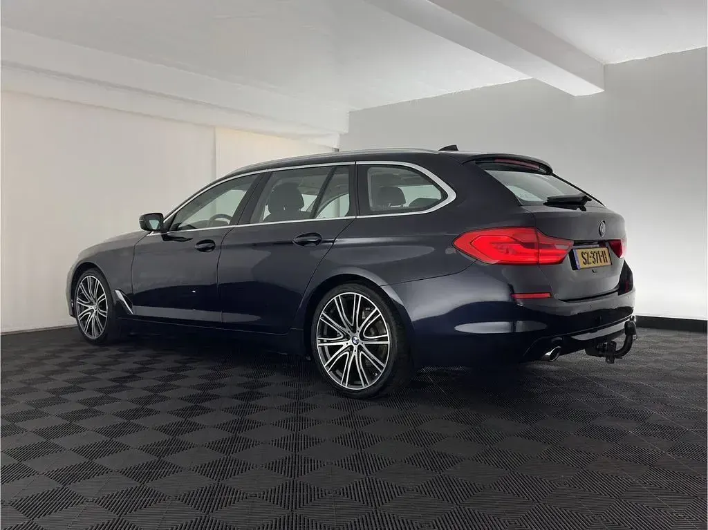 Gebraucht BMW 520 Executive 190 PS (139 kW) 2018 Blau Kombi