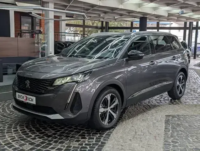 Gebraucht Peugeot 5008 Allure 131 PS (96 kW) 2023 Grau SUV