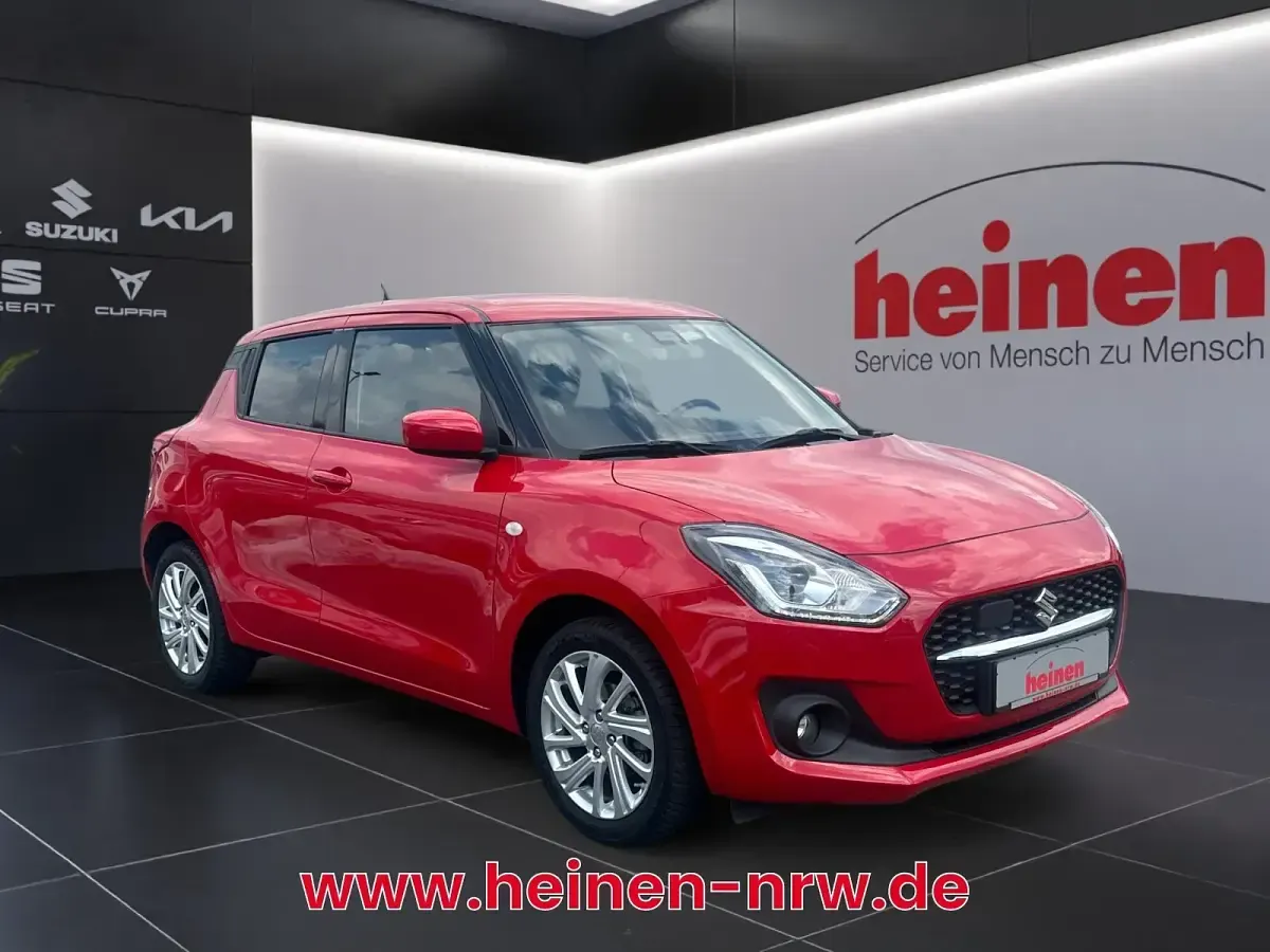 Gebraucht Suzuki Swift Comfort 83 PS (61 kW) 2022 Rot Kleinwagen