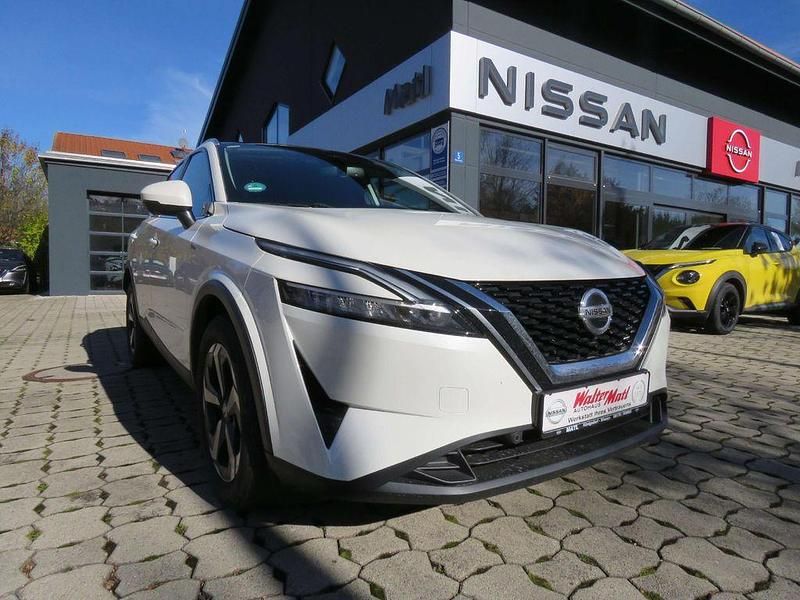 Pearl white Gebraucht 2022 Nissan Qashqai SUV | 25.490 € (Fairer Preis) - Bild 1/4