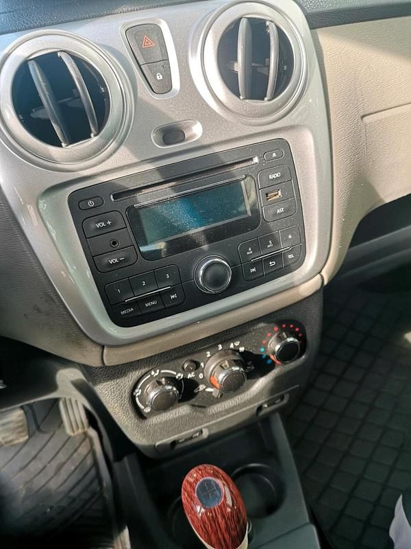 Gebraucht Dacia Lodgy 83 PS (61 kW) 2013 Beige Van / Kleinbus