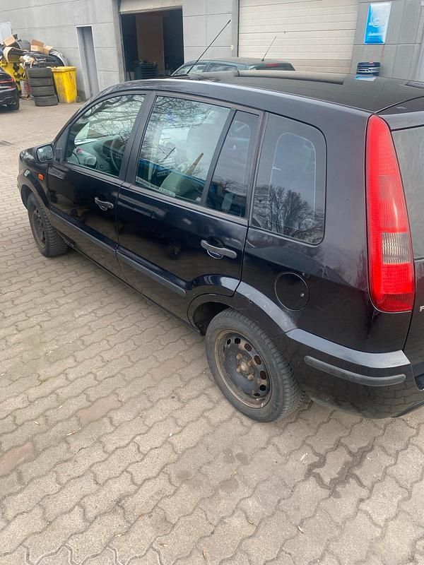 Gebraucht Ford Fusion 100 PS (73 kW) 2003 Schwarz Kleinwagen