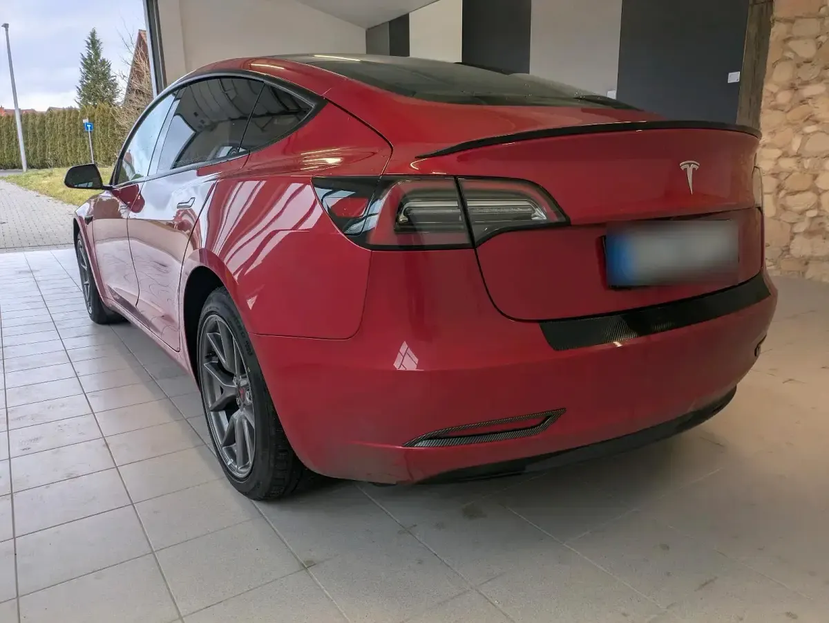 Käytetty Tesla Model 3 Standard Range 219 kW (299 HP) 2023 Punainen Sedan