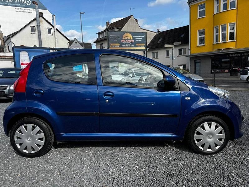 Gebraucht Peugeot 107 68 PS (50 kW) 2008 Blau Kleinwagen