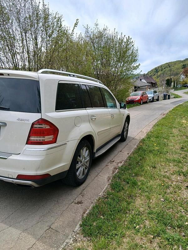 Gebraucht Mercedes GL350 224 PS (164 kW) 2010 Weiß SUV