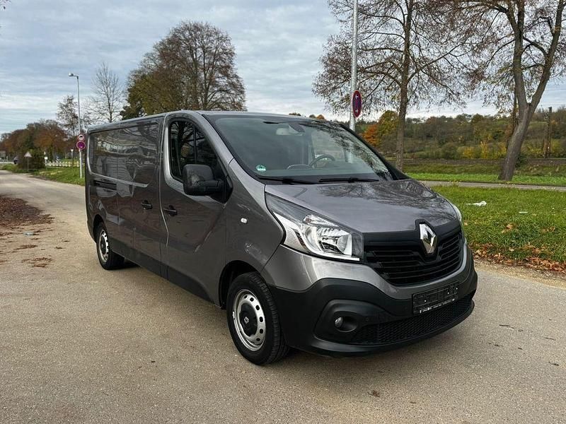 Grau Gebraucht 2018 Renault Trafic Komfort Van | 10.999 € (Superpreis) - Bild 1/4