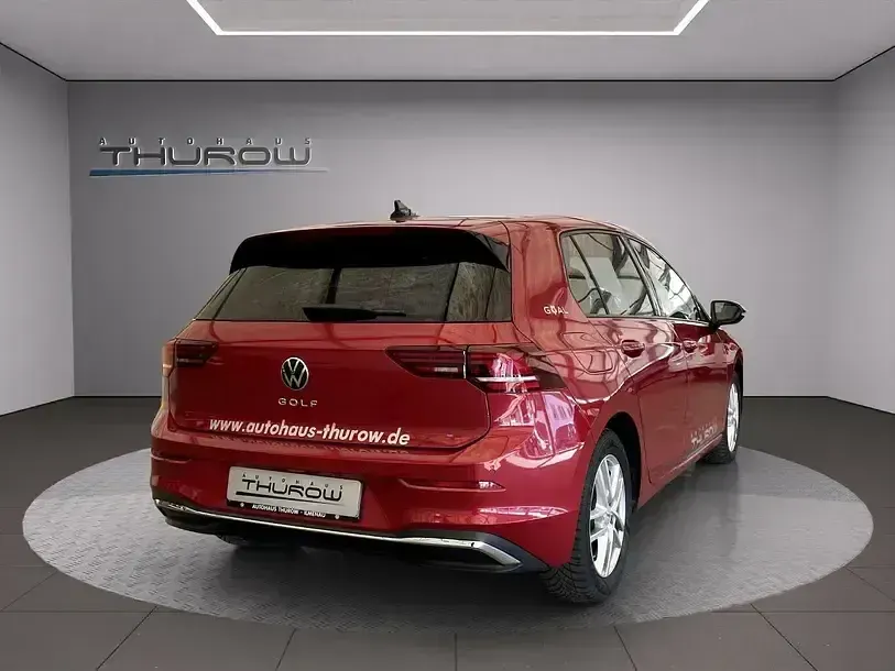 Gebraucht VW Golf VIII Goal 150 PS (110 kW) 2024 Rot Limousine