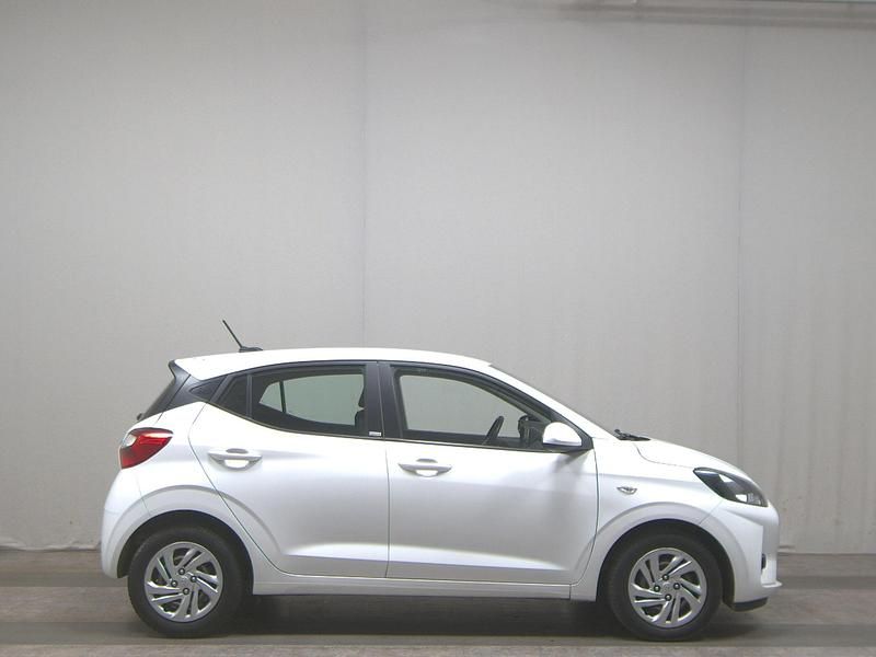 Gebraucht Hyundai i10 100 PS (73 kW) 2021 Weiss Kleinwagen