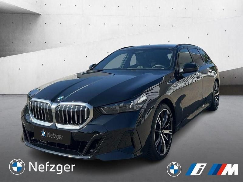 Schwarz Gebraucht 2024 BMW 520 M Sport Kombi | 54.490 € (Guter Preis) - Bild 1/4