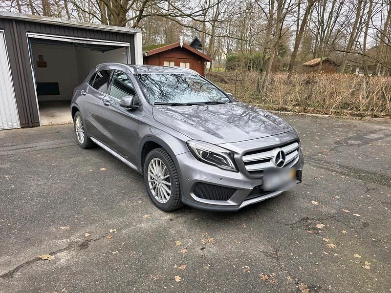 Gebraucht Mercedes GLA250 211 PS (155 kW) 2016 Grau SUV