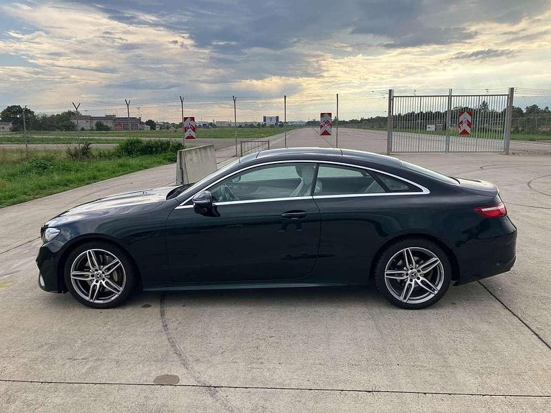 Gebraucht Mercedes E300 AMG 245 PS (180 kW) 2018 Grün Coupé