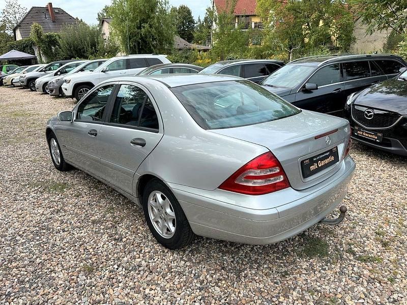 Gebraucht Mercedes C220 Classic 143 PS (105 kW) 2004 Silber Limousine