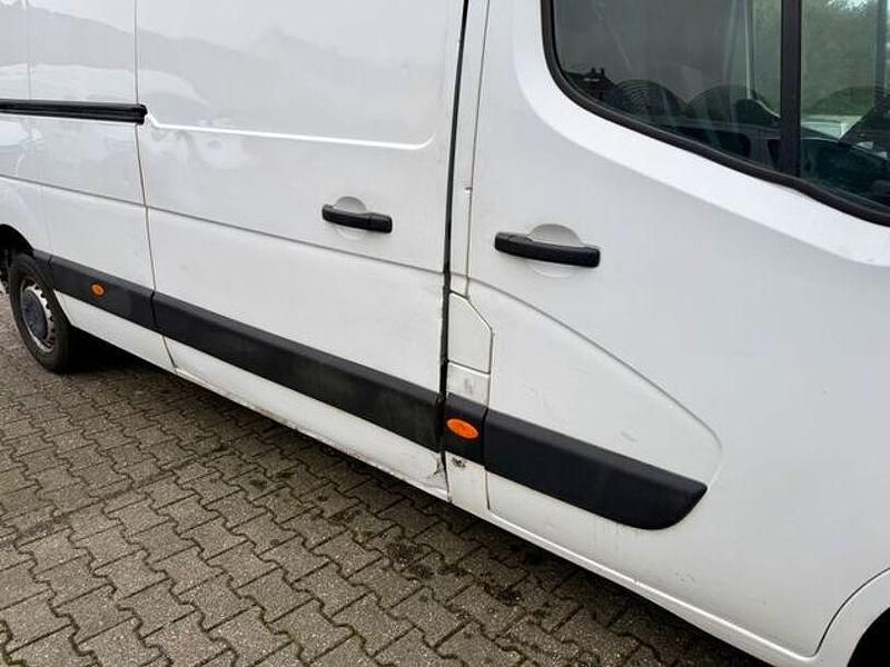 Second-hand Renault Master 150 CP (110 kW) 2022 Alb Monovolum