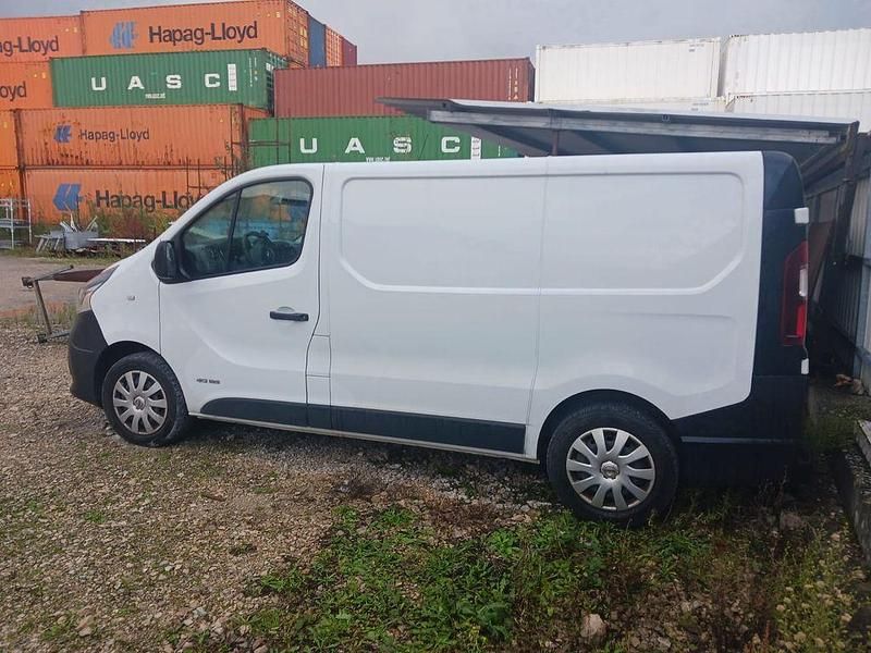 Weiß Gebraucht 2019 Nissan NV300 Van | 14.250 € (Guter Preis) - Bild 1/4