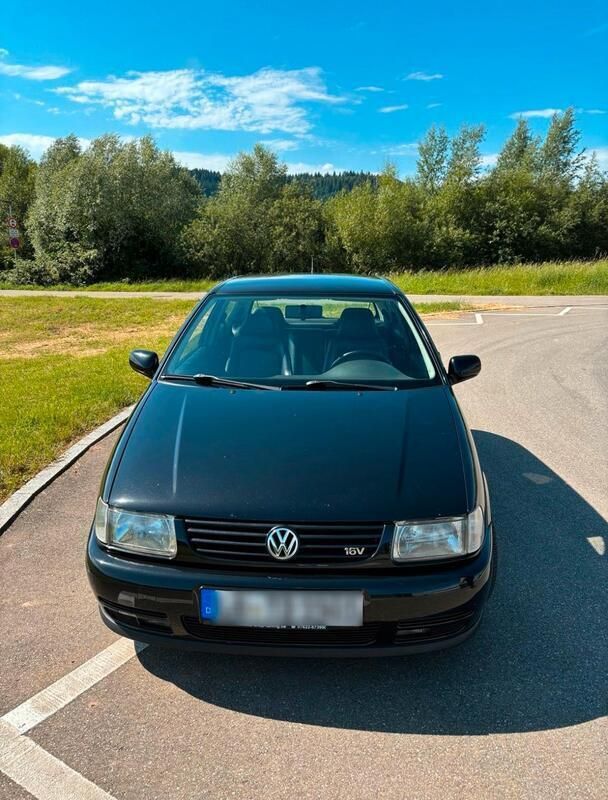Schwarz Gebraucht 1998 VW Polo Conceptline Kleinwagen | 2.300 € - Bild 1/4