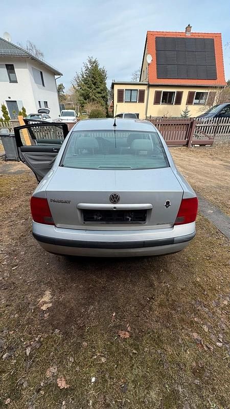 Gebraucht VW Passat 90 PS (66 kW) 1997 Silber Limousine