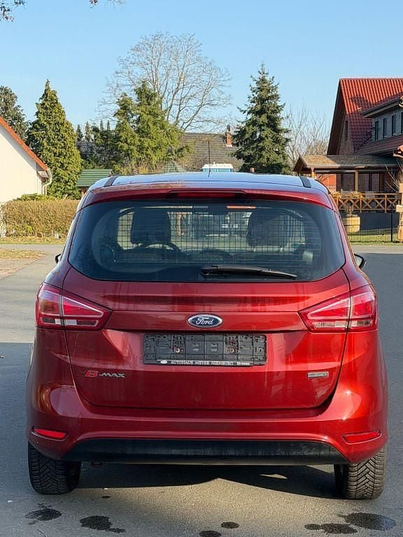 Gebraucht Ford B-MAX SYNC Edition 101 PS (74 kW) 2015 Rot Van / Kleinbus