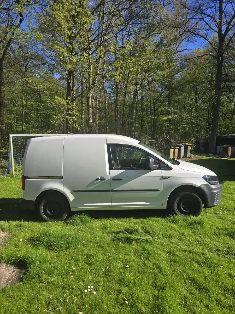 Gebraucht VW Caddy 102 PS (75 kW) 2018 Weiß Van / Kleinbus