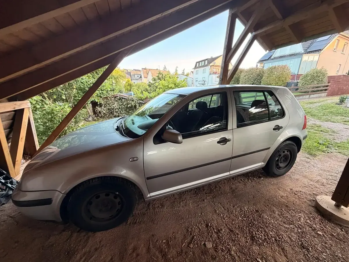 Gebraucht VW Golf IV 75 PS (55 kW) 2002 Grau Kleinwagen