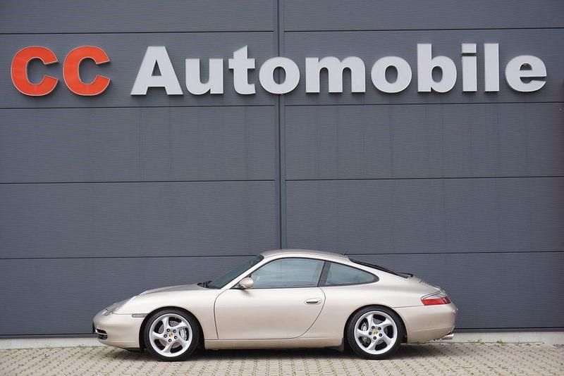 Silber Gebraucht 1999 Porsche 911 Carrera 4 Coupé | 39.880 € (Fairer Preis) - Bild 1/4