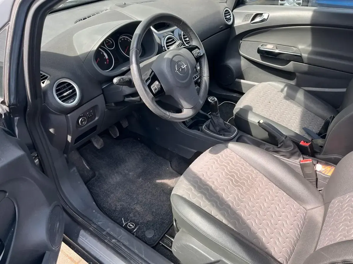 Gebraucht Opel Corsa 87 PS (63 kW) 2013 Kleinwagen