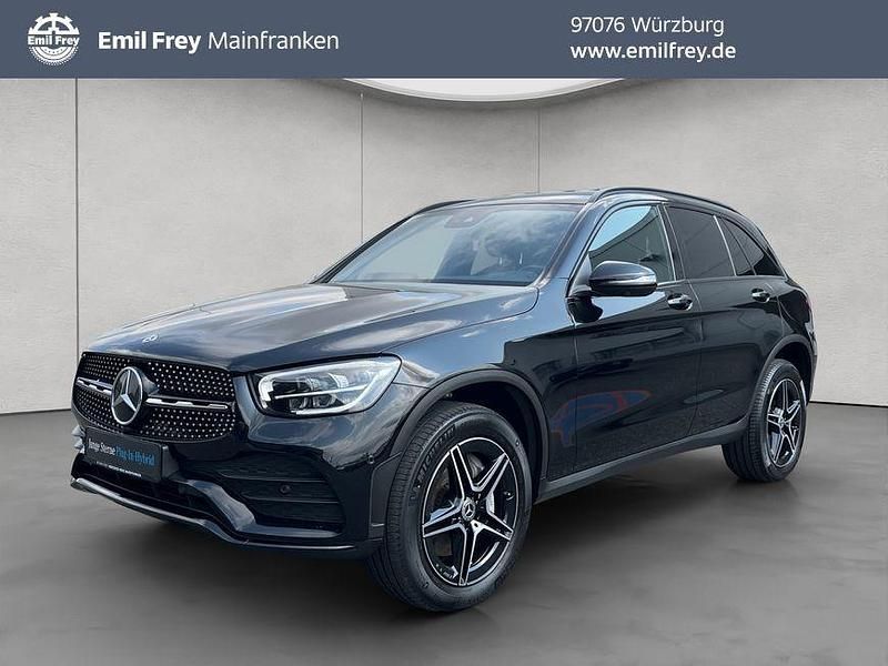 Schwarz Gebraucht 2022 Mercedes GLC300e AMG SUV | 39.755 € (Fairer Preis) - Bild 1/4