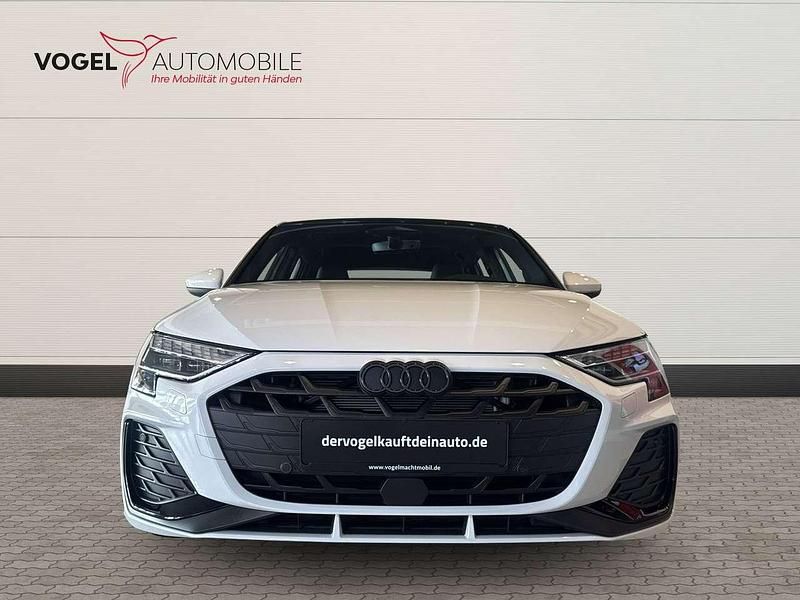 Gebraucht Audi A3 S-Line 150 PS (110 kW) 2025 Gletscherweiss metallic Limousine