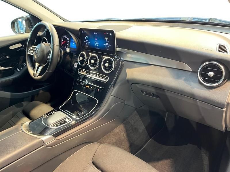 Gebraucht Mercedes GLC300e 306 PS (225 kW) 2021 Unilack schwarz SUV