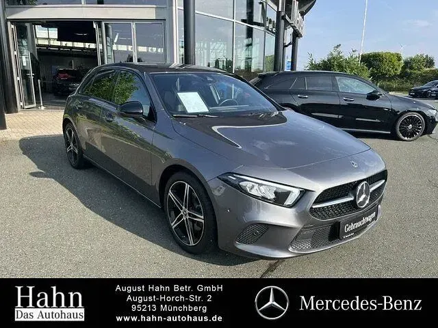 Gebraucht Mercedes A200 Progressive 163 PS (119 kW) 2020 Grau Limousine