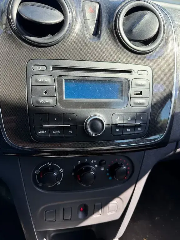 Gebraucht Dacia Sandero Essentiel 73 PS (53 kW) 2019 Weiß Limousine