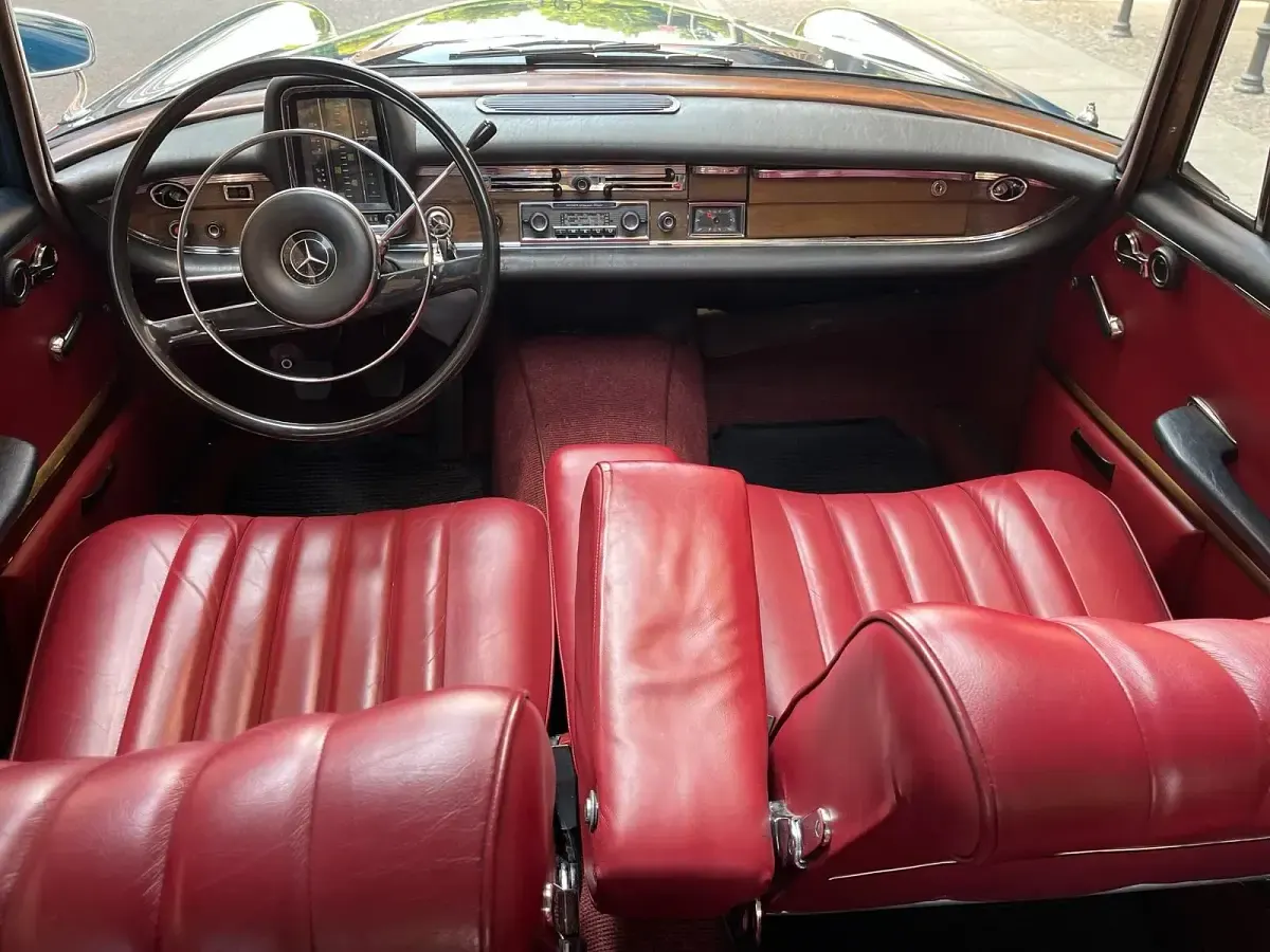 Gebraucht Mercedes 220 120 PS (88 kW) 1963 Blau Limousine