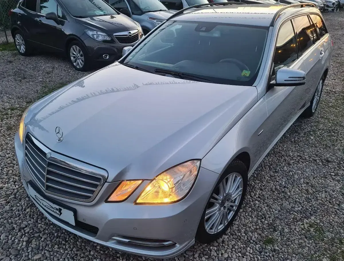 Gebraucht Mercedes E300 252 PS (185 kW) 2012 Silber Kombi