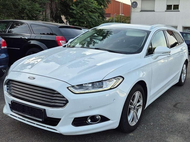 Weiß schnee Gebraucht 2018 Ford Mondeo Business Edition Kombi | 15.000 € (Guter Preis) - Bild 1/4