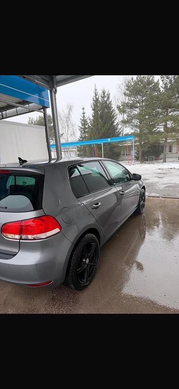 Gebraucht VW Golf VI 105 PS (77 kW) 2011 Grau Kleinwagen