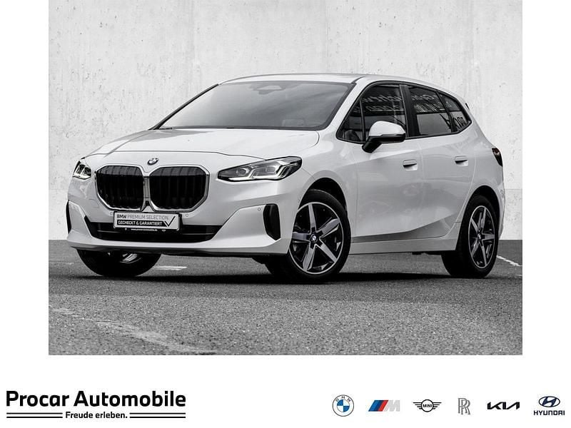 Weiß Gebraucht 2022 BMW 218 Sport Line Van / Kleinbus | 26.480 € (Fairer Preis) - Bild 1/4