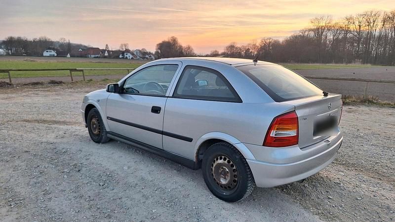 Second-hand Opel Astra 75 CP (55 kW) 1999 Argintiu Berlinǎ