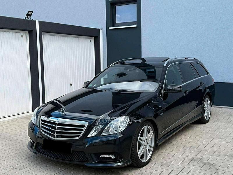 Schwarz Gebraucht 2011 Mercedes E350 Kombi | 12.800 € (Fairer Preis) - Bild 1/4