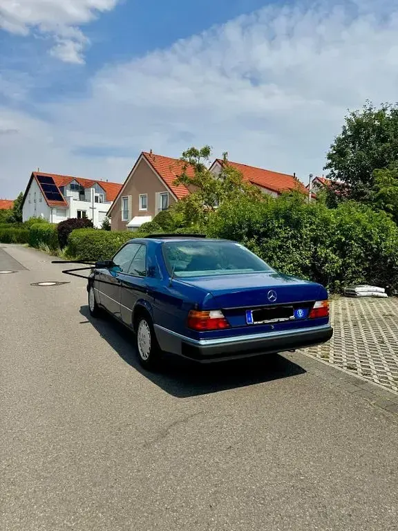 Gebraucht Mercedes 230 136 PS (100 kW) 1990 Blau Coupé