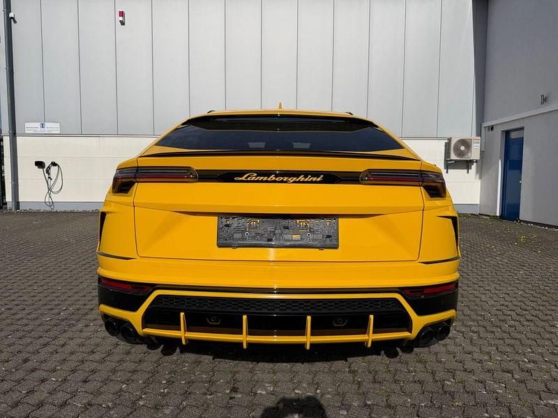 Second-hand Lamborghini Urus 650 CP (478 kW) 2019 Galben SUV