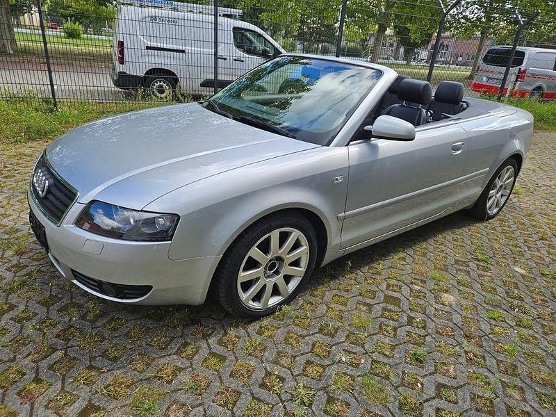 Silber Gebraucht 2002 Audi A4 Cabriolet Sport Cabrio | 4.799 € (Fairer Preis) - Bild 1/4