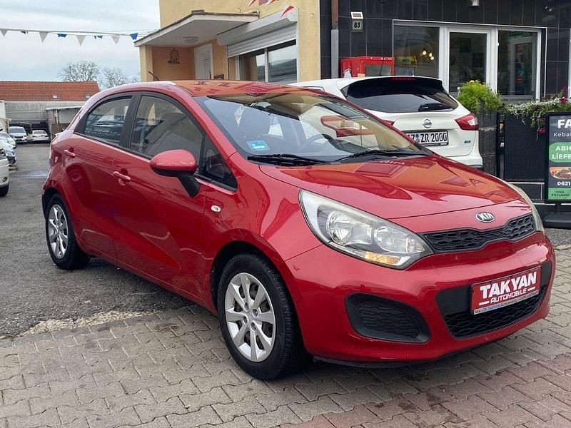 Gebraucht Kia Rio Attract 86 PS (63 kW) 2014 Rot Kleinwagen