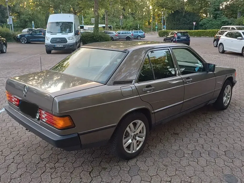 Gebraucht Mercedes 190 160 PS (117 kW) 1987 Grau Limousine